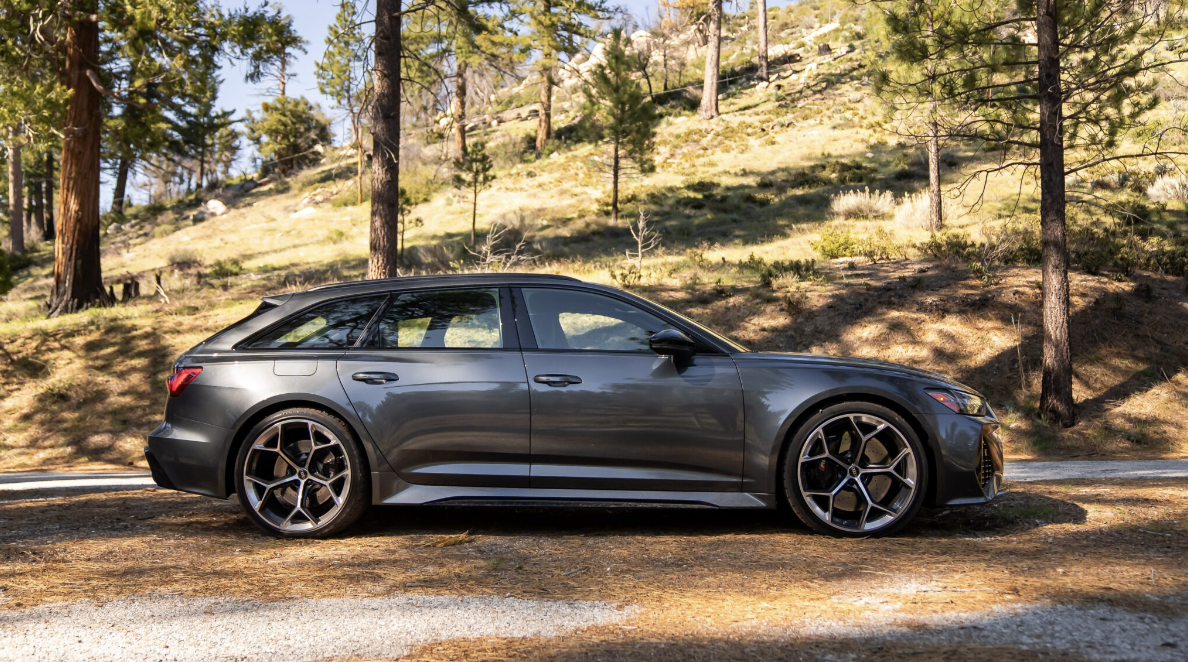 The 2024 Audi RS6 Avant Performance